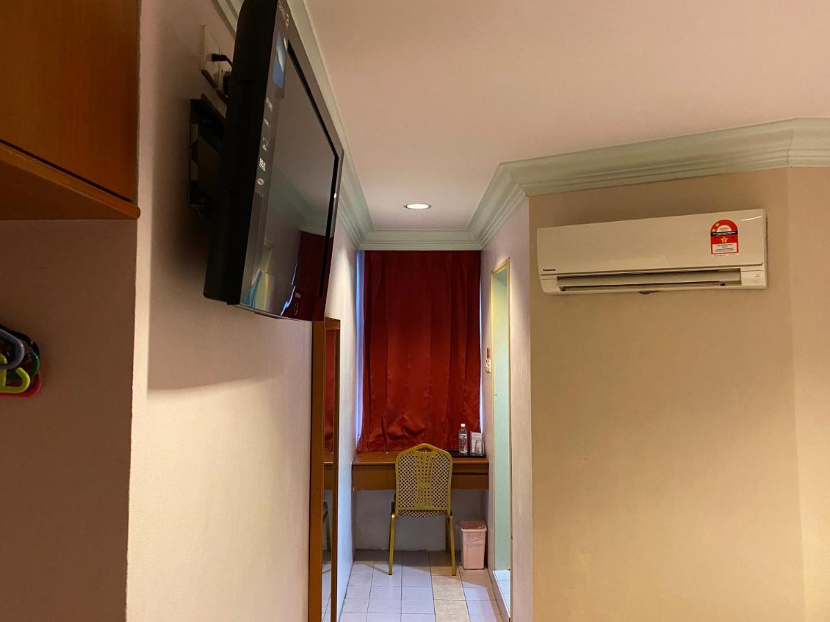Hotel Deleeton Kota Kinabalu Exterior foto