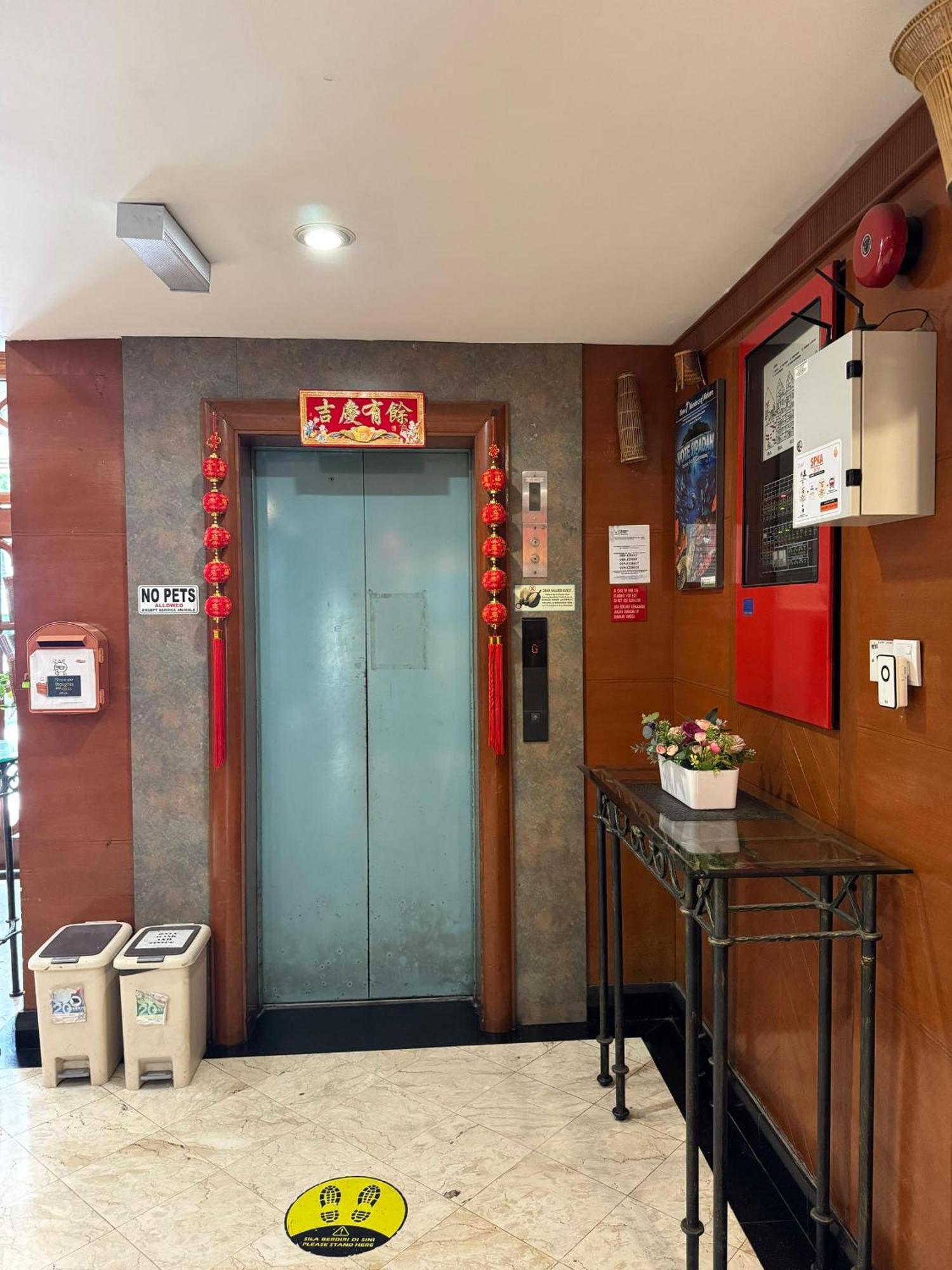 Hotel Deleeton Kota Kinabalu Exterior foto