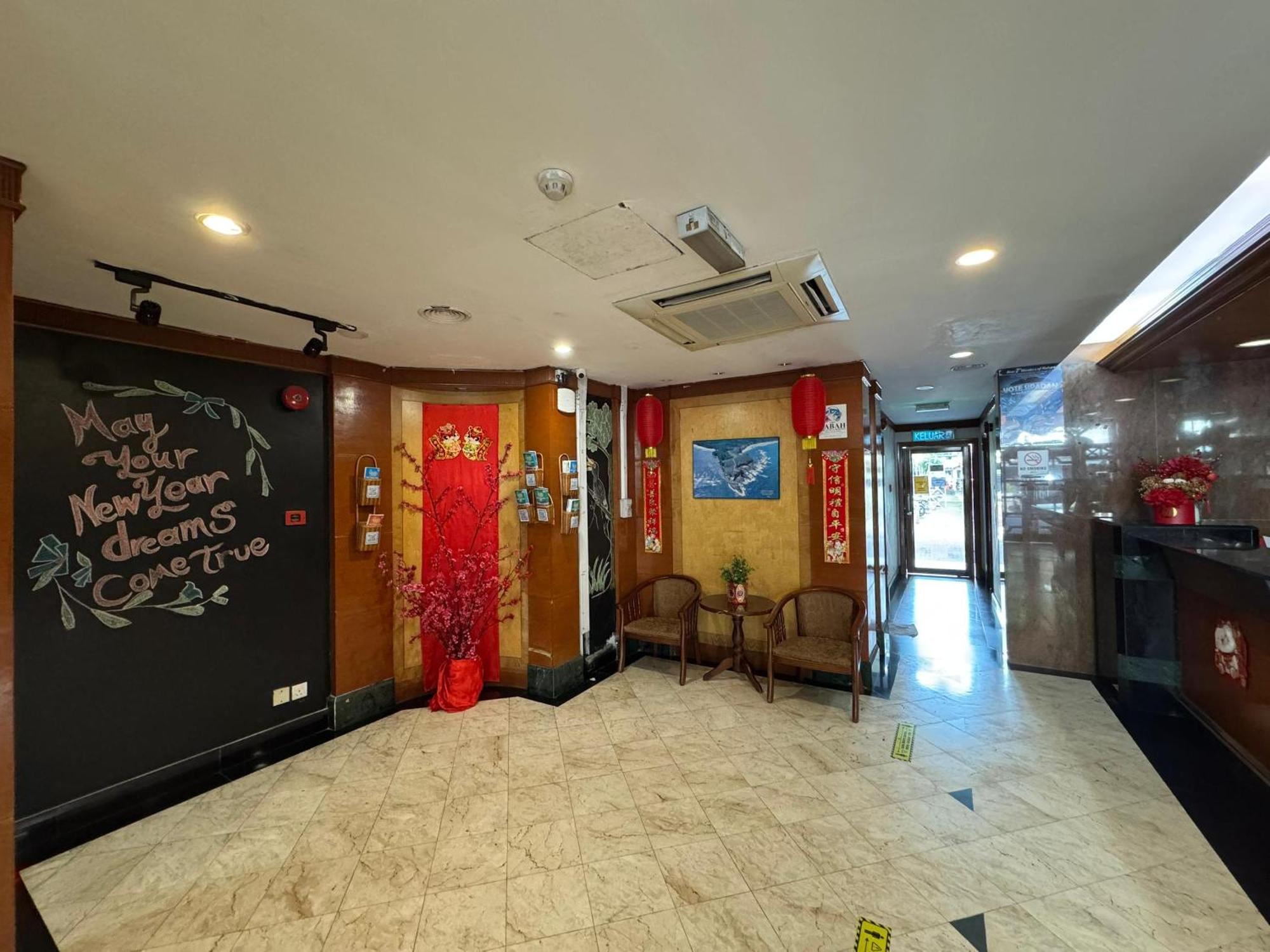 Hotel Deleeton Kota Kinabalu Exterior foto