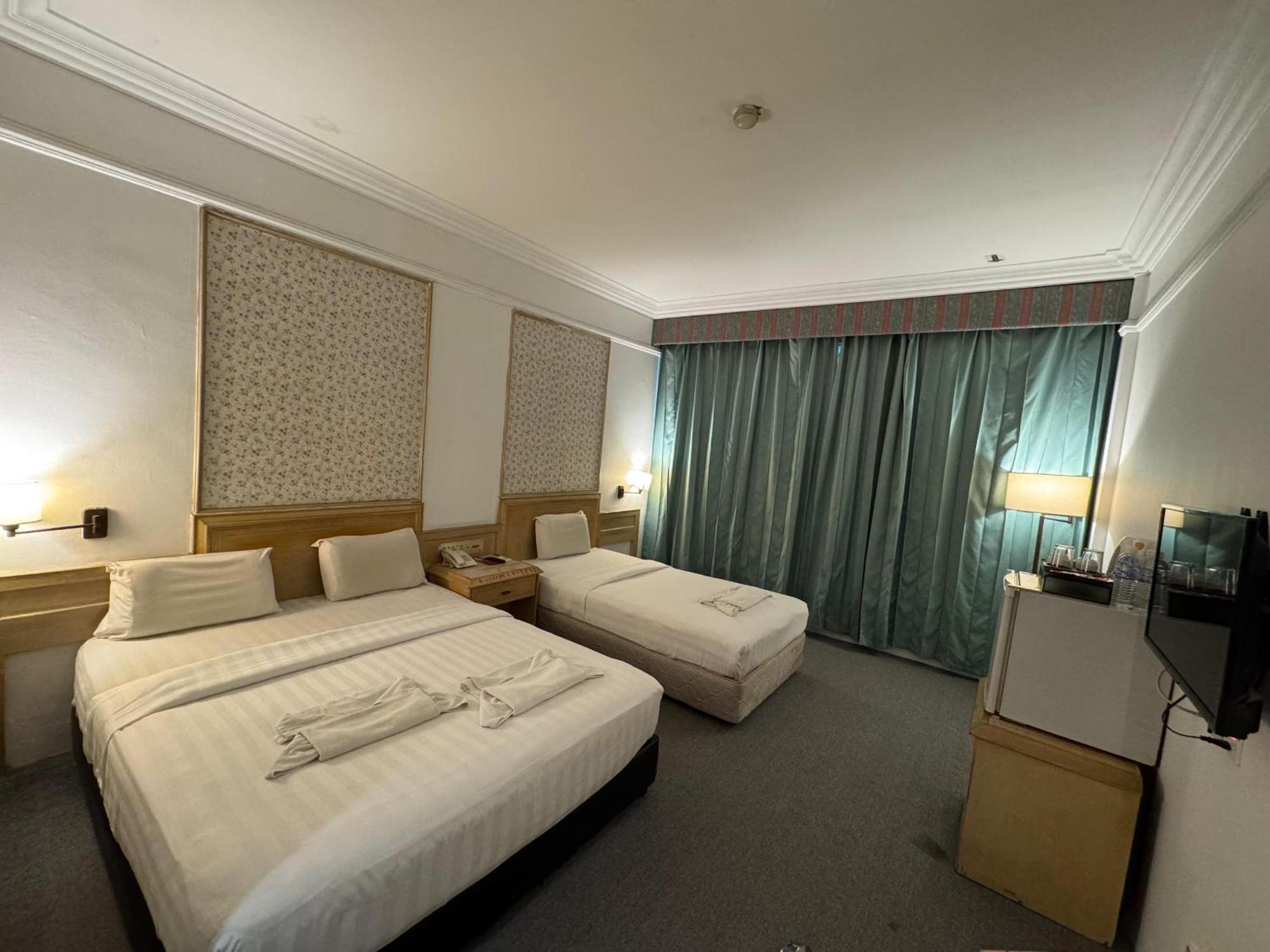 Hotel Deleeton Kota Kinabalu Exterior foto