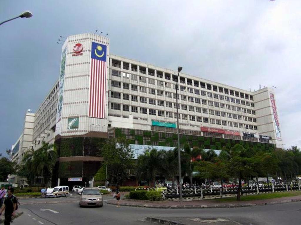 Hotel Deleeton Kota Kinabalu Exterior foto