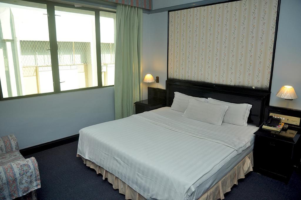 Hotel Deleeton Kota Kinabalu Exterior foto