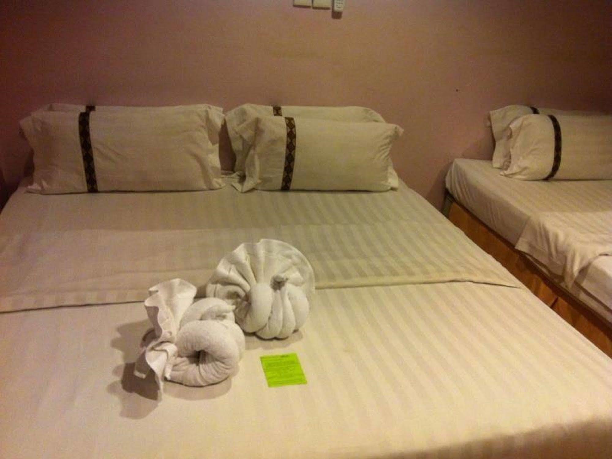 Hotel Deleeton Kota Kinabalu Exterior foto