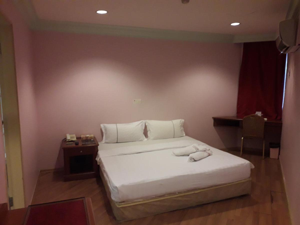 Hotel Deleeton Kota Kinabalu Exterior foto