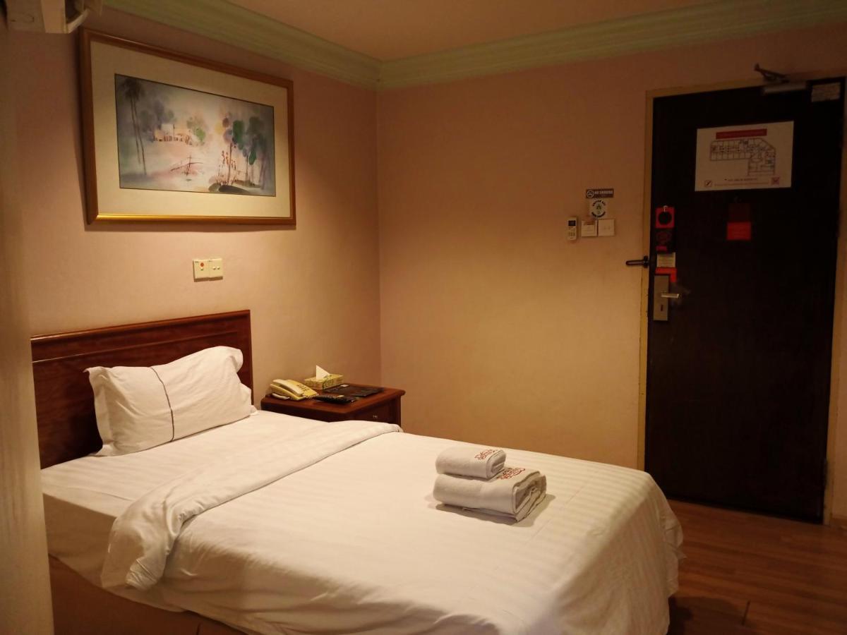 Hotel Deleeton Kota Kinabalu Exterior foto
