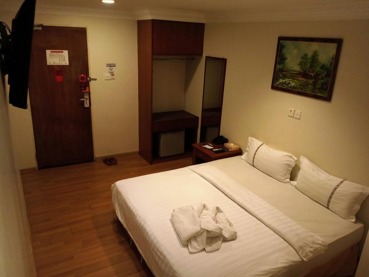 Hotel Deleeton Kota Kinabalu Exterior foto